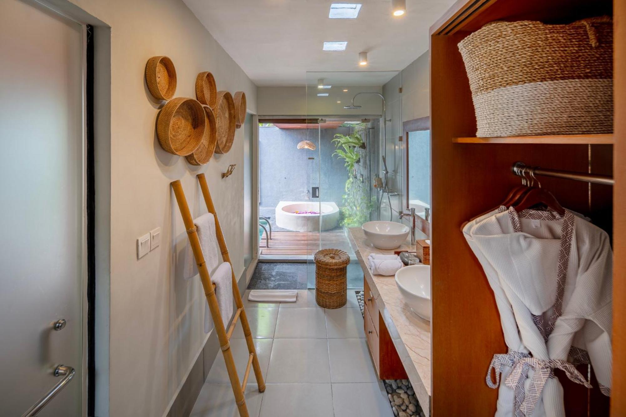 Seminyak Sanctuary Villa By Ini Vie Hospitality Legian Εξωτερικό φωτογραφία